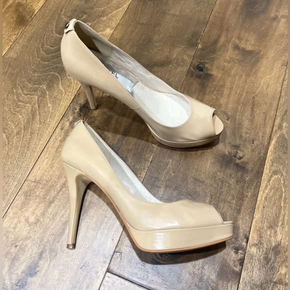Michael Kors Peep Toe Stilletto 4.5” Heels Nude Size 9.5 - Picture 10 of 12